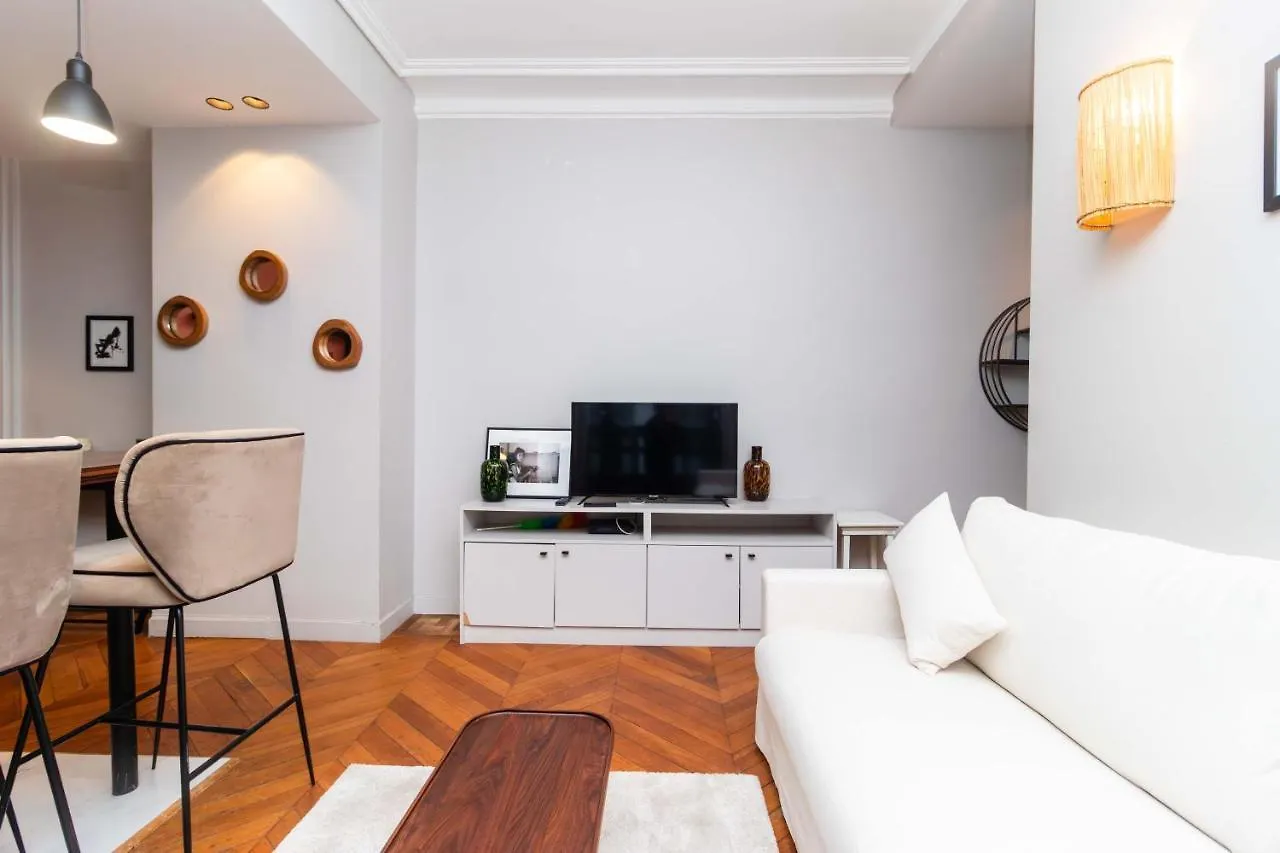 Apartment Center Of Paris By Studio Prestige France