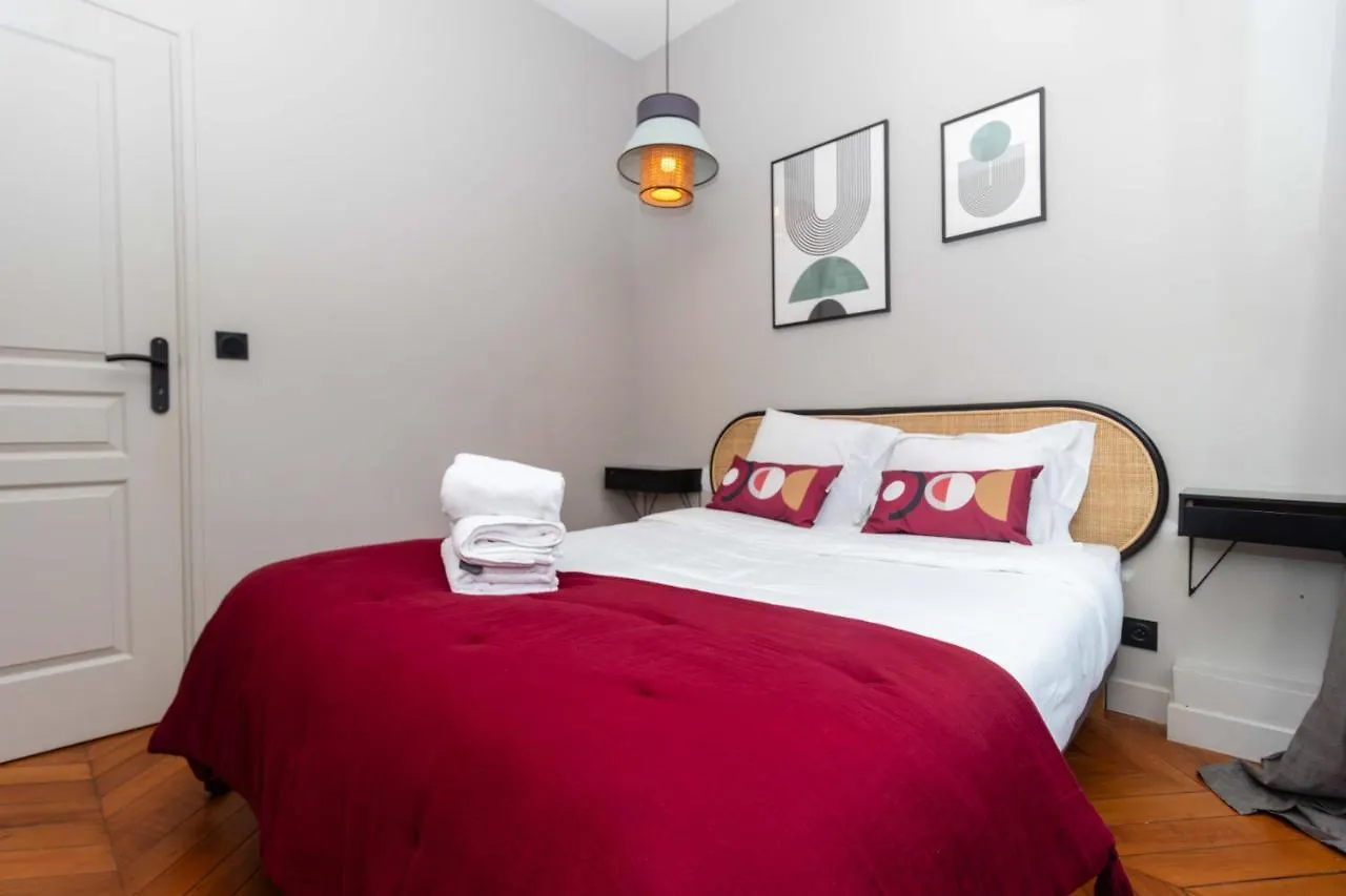 Apartment Center Of Paris By Studio Prestige France