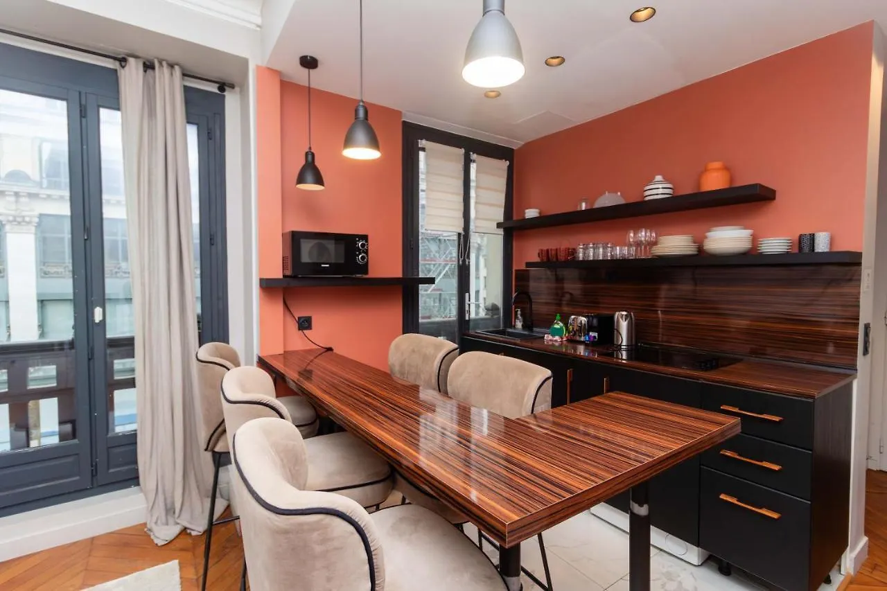 Apartment Center Of Paris By Studio Prestige